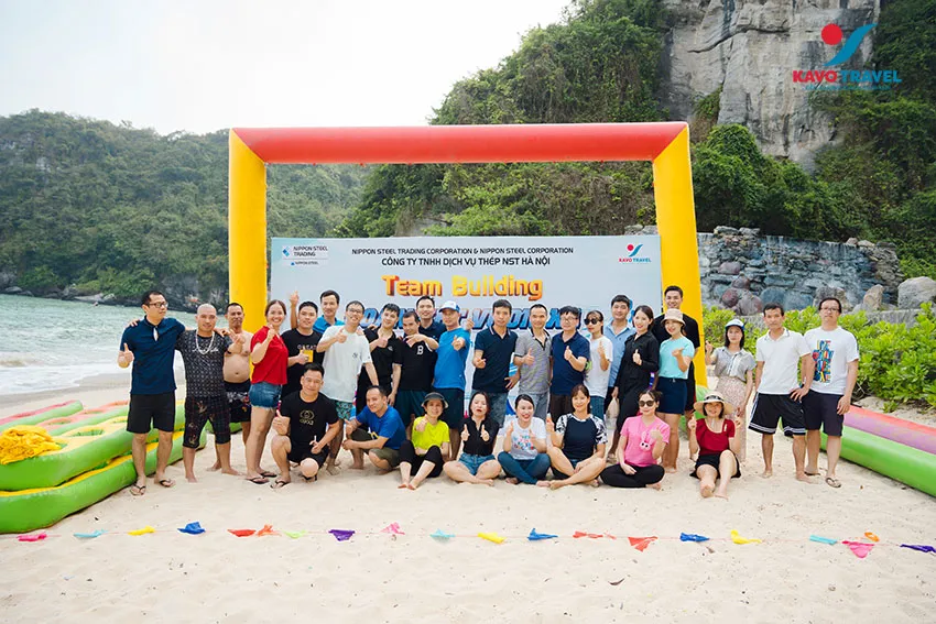 Du khách lựa chọn tour du lịch Cát Bà do Kavo Travel tổ chức