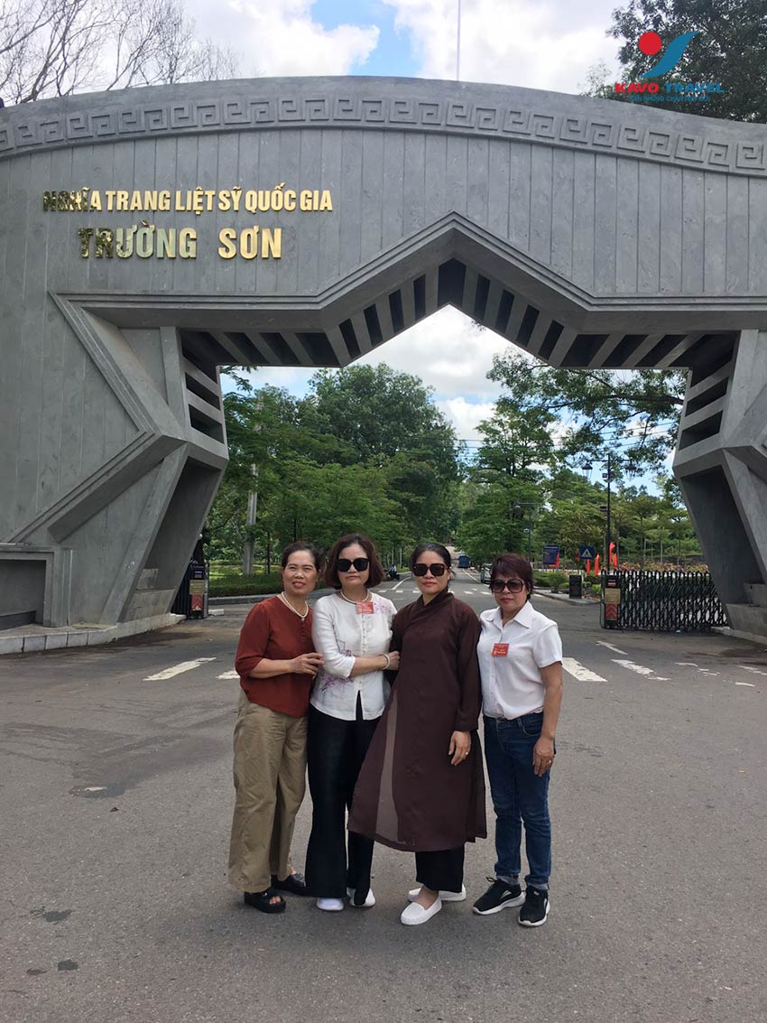 Viếng nghĩa trang Trường Sơn, hành trình tri ân