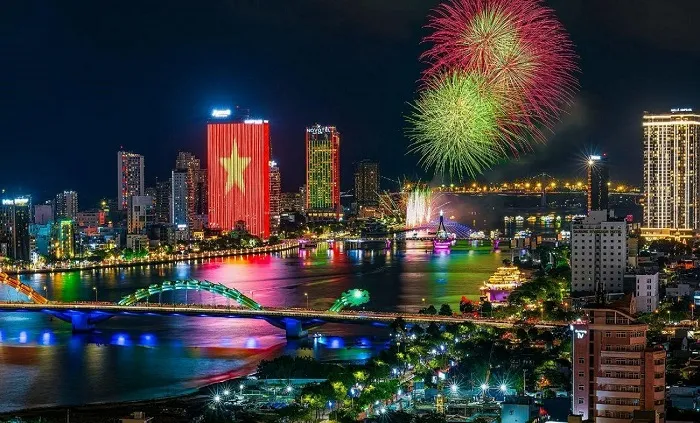 Màn trình diễn pháo hoa xuất sắc tại lễ hội pháo hoa