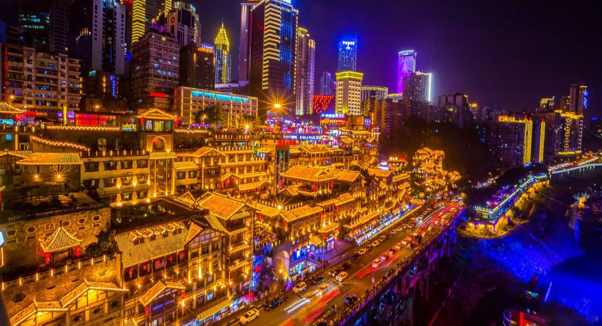 Hồng Nhai Động nơi được mệnh danh là ' Vùng đất linh hồn" bởi vẻ đẹp phi thực tế