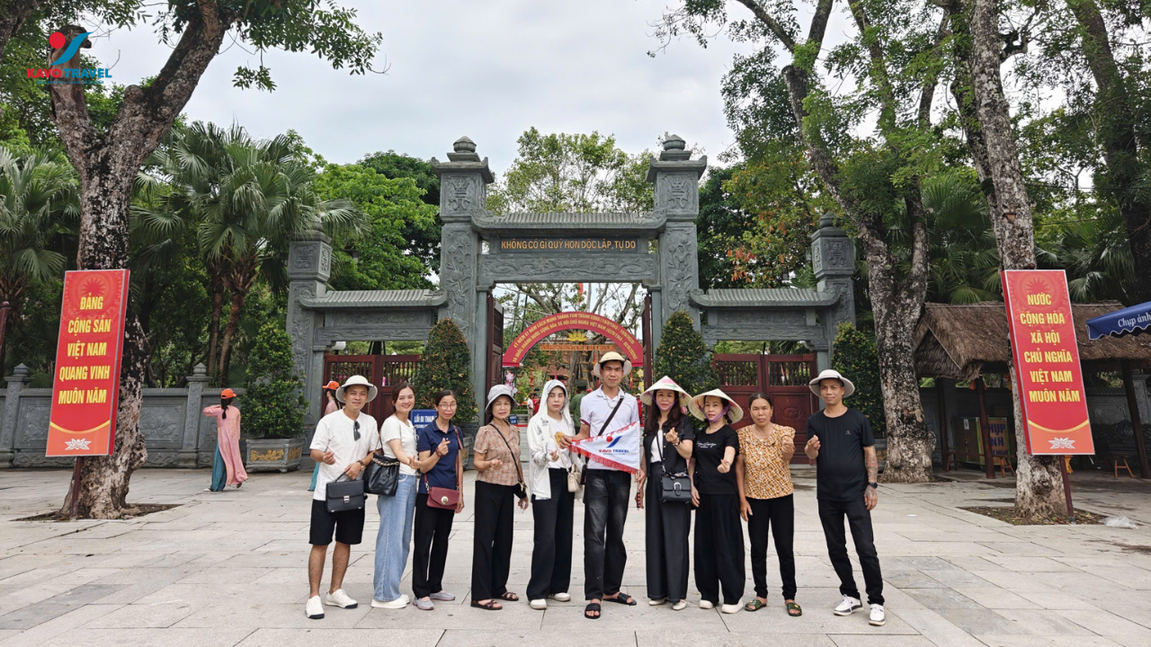 Đoàn du khách anh Lê Hồng Hải du lịch Cửa Lò